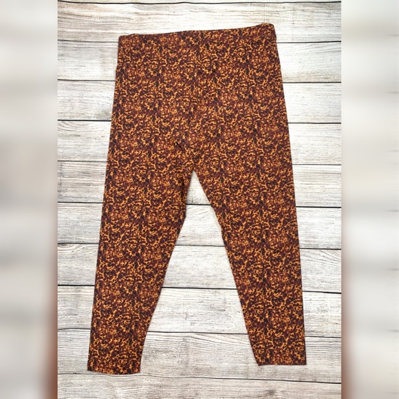 Simply Emma Animal Print Leggings Pants - Picture 8 of 8